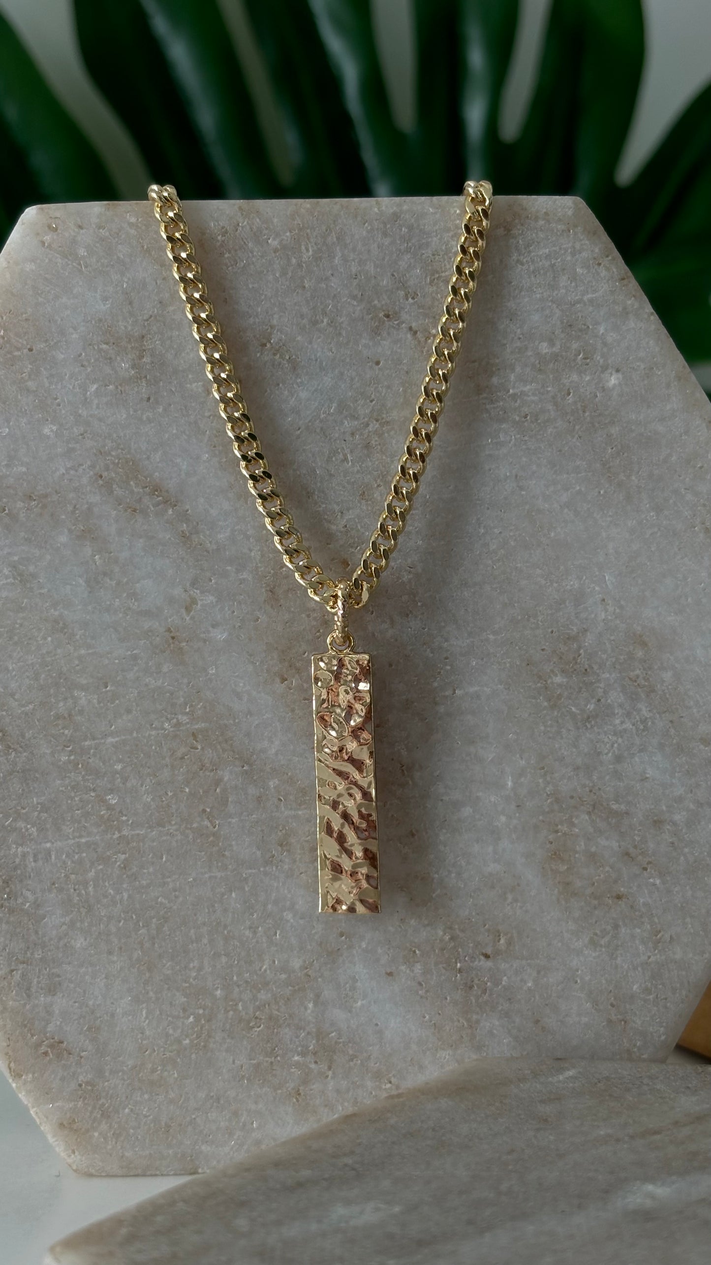 Texture gold necklace