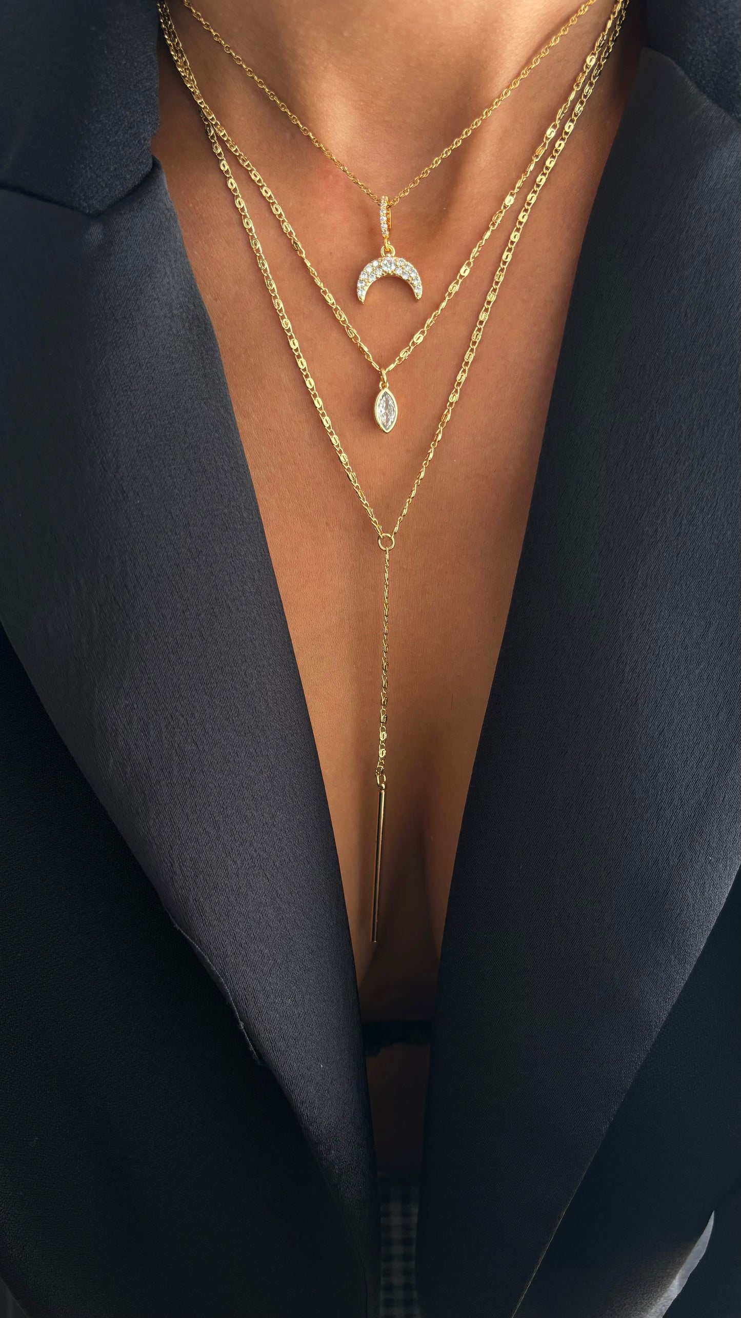 Simple gold necklace