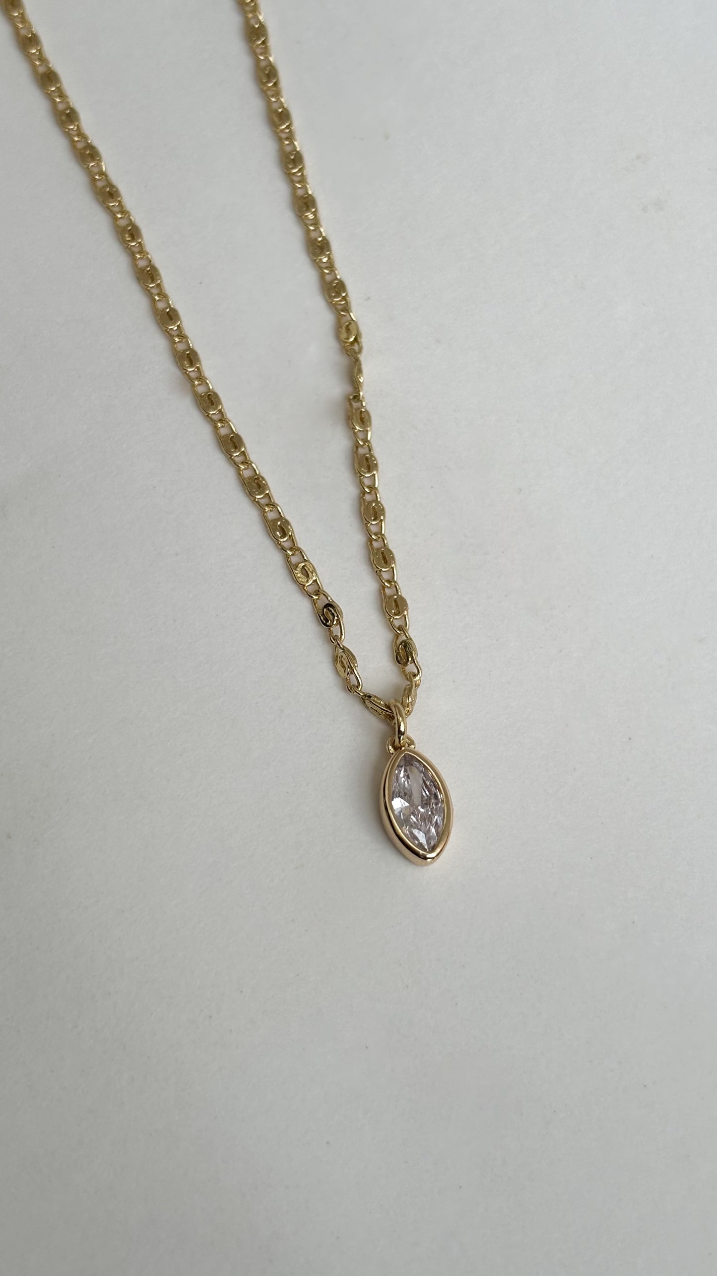 Simple gold necklace