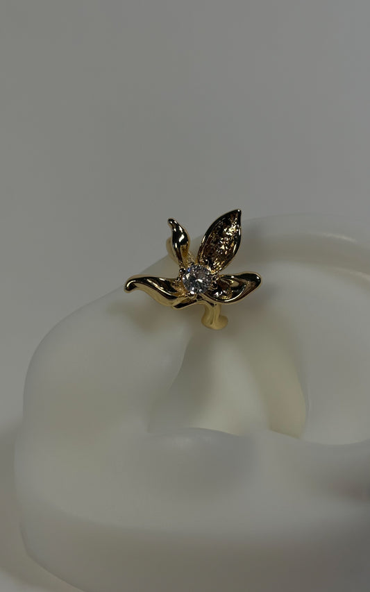 Flower ear cuff