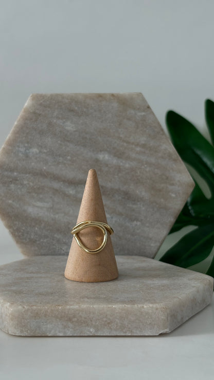 Knot gold ring