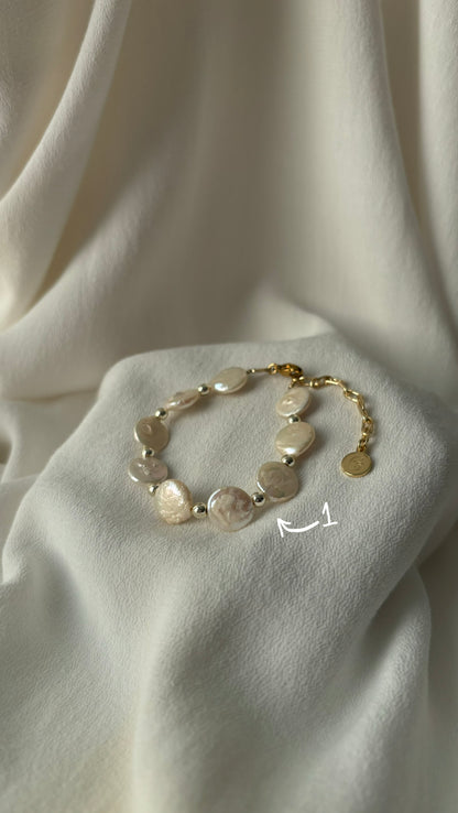 Pa’ la perla gold and pearl bracelets