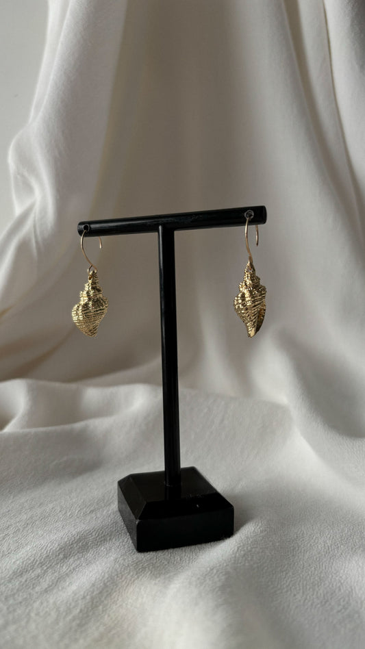 Carrucho gold earrings