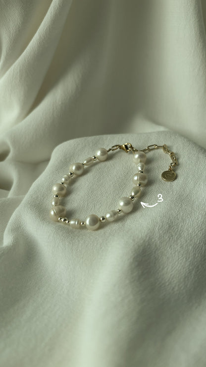 Pa’ la perla gold and pearl bracelets