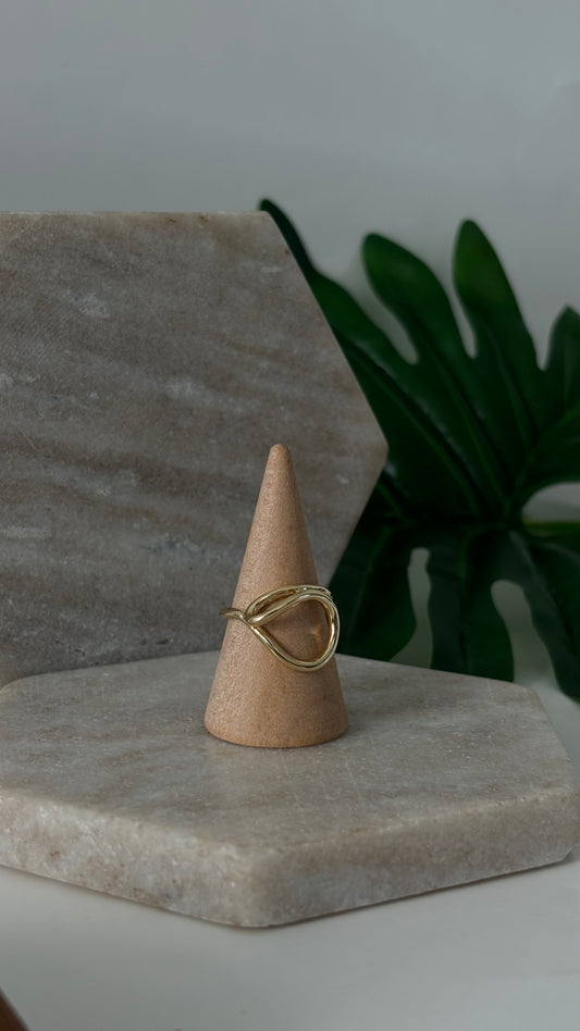 Knot gold ring