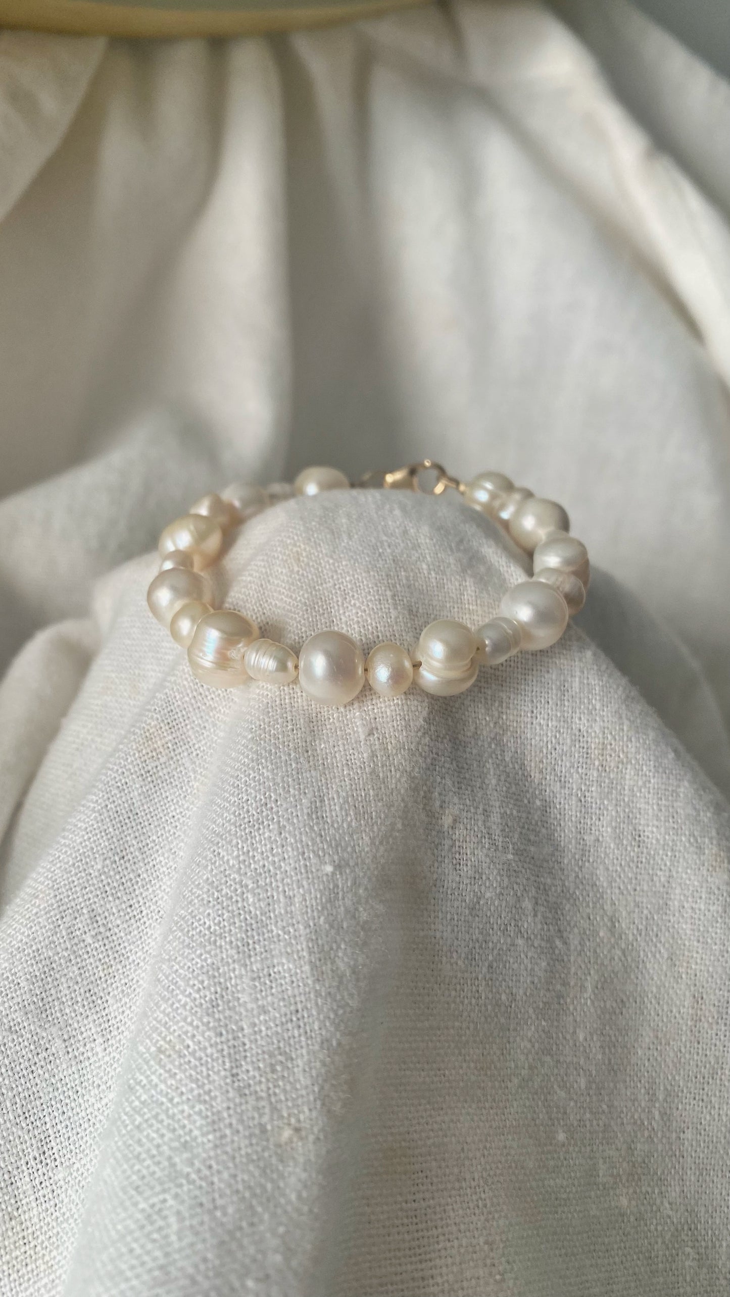 14/20 gold filled Pearls bracelet